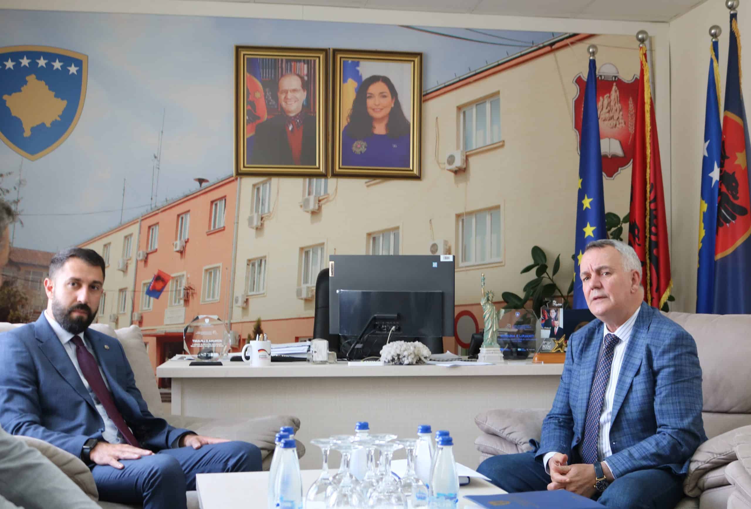 Kryetari Ahmeti priti në takim Ministrin Elbert Krasniqi