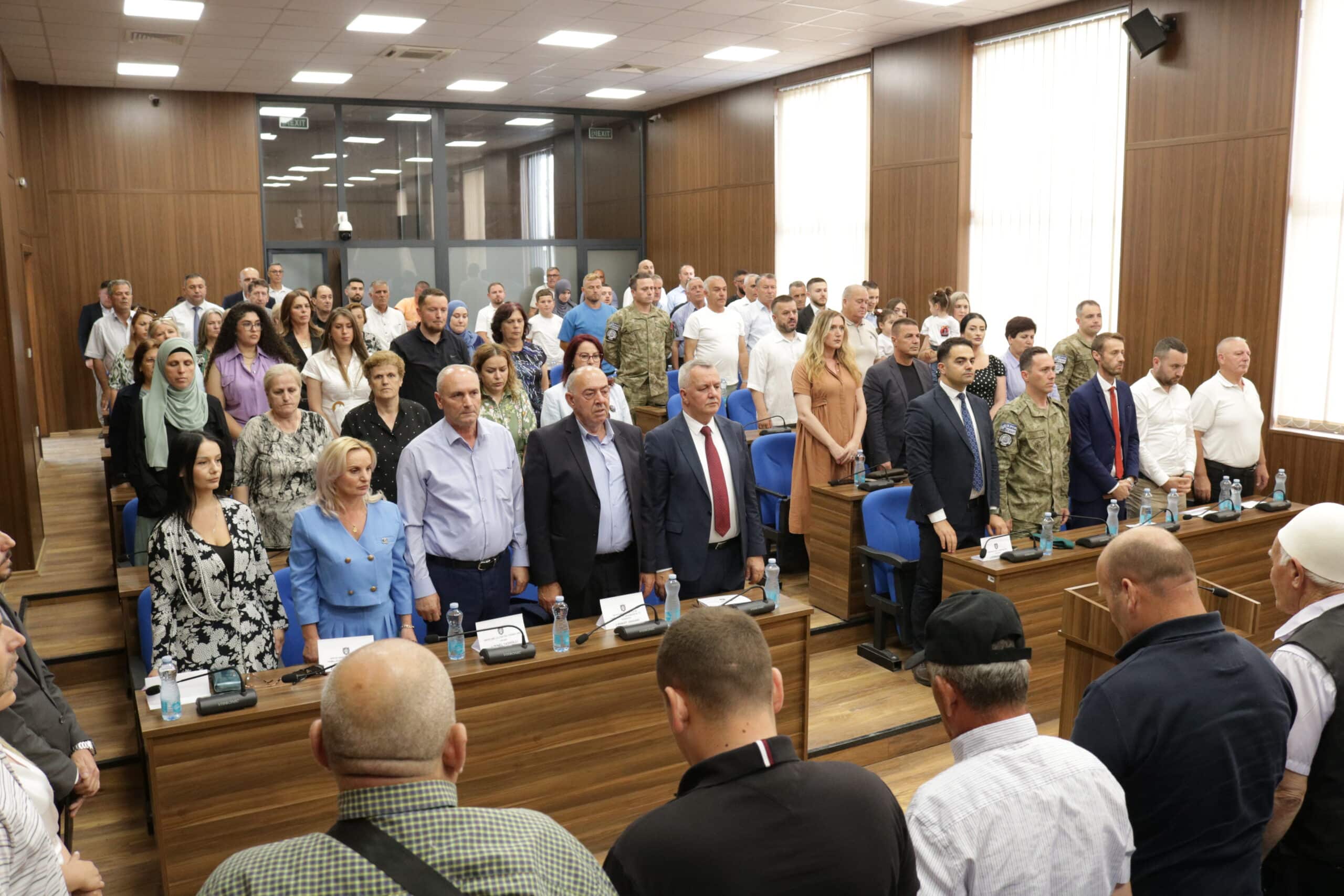Komuna e Lipjanit ka shënuar sot 14 Qershor, Ditën e Dëshmorëve, përmes një sërë aktivitetesh përkujtimore, në nderim të atyre që dhanë jetën për lirinë dhe të ardhmen e vendit