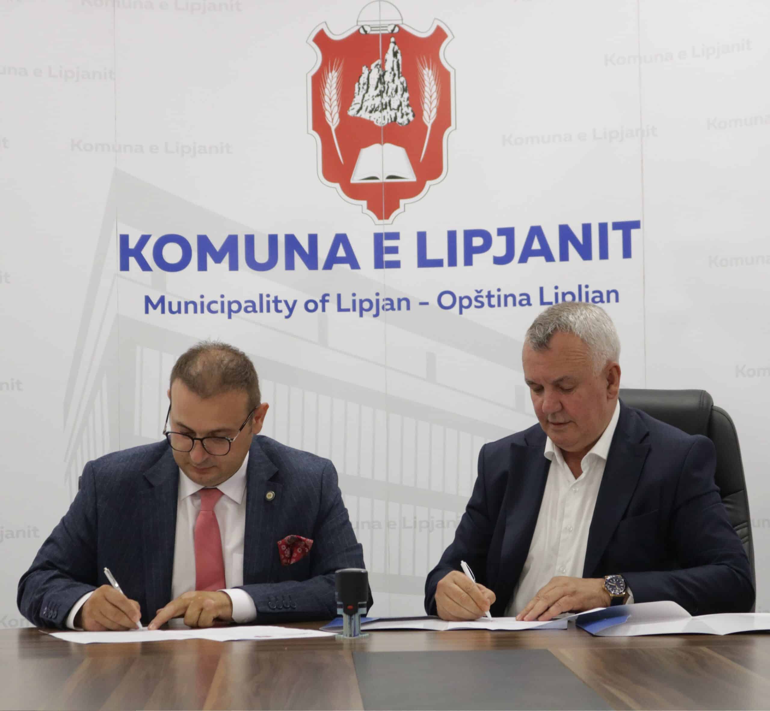 Kryetari Ahmeti nënshkruan Memorandum Mirëkuptimi me Lidhjen e Bizneseve të Kosovës